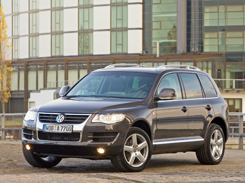 Коврики текстильные "Стандарт" для Volkswagen Touareg I (suv / GP) 2006 - 2010, черные, 2шт.