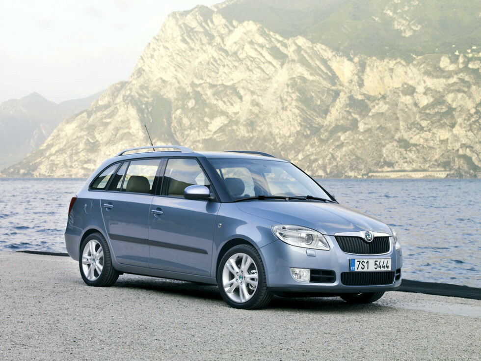 Коврики текстильные "Стандарт" для Skoda Fabia II (универсал / 5J5) 2007 - 2010, черные, 5шт.